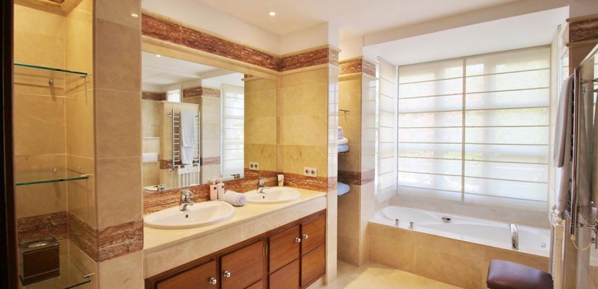 La Cerquilla, Luxury villa