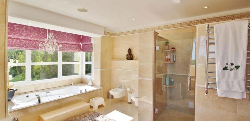 La Cerquilla, Luxury villa