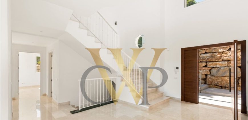 Villa for sale in La Mairena – Elviria