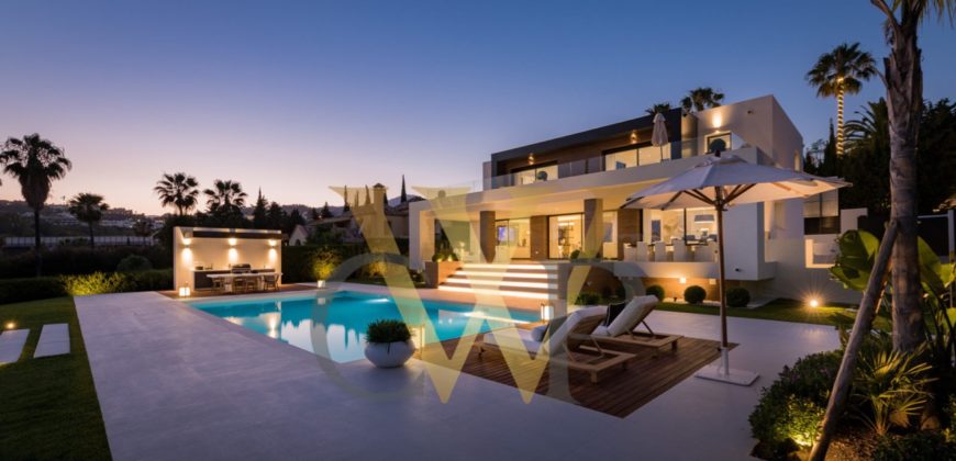 VILLA IN NUEVA ANDALUCIA
