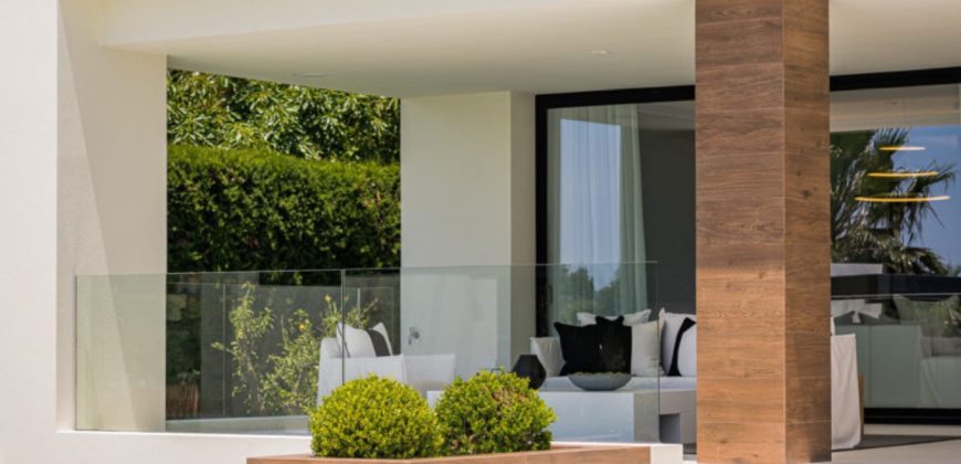 VILLA IN NUEVA ANDALUCIA