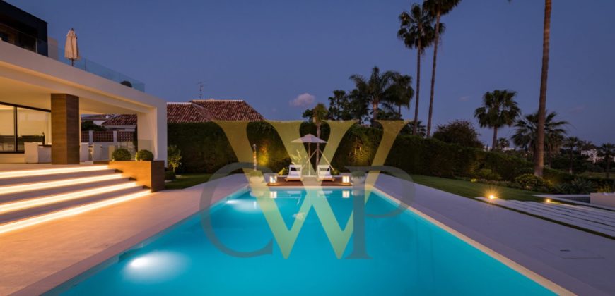 VILLA IN NUEVA ANDALUCIA
