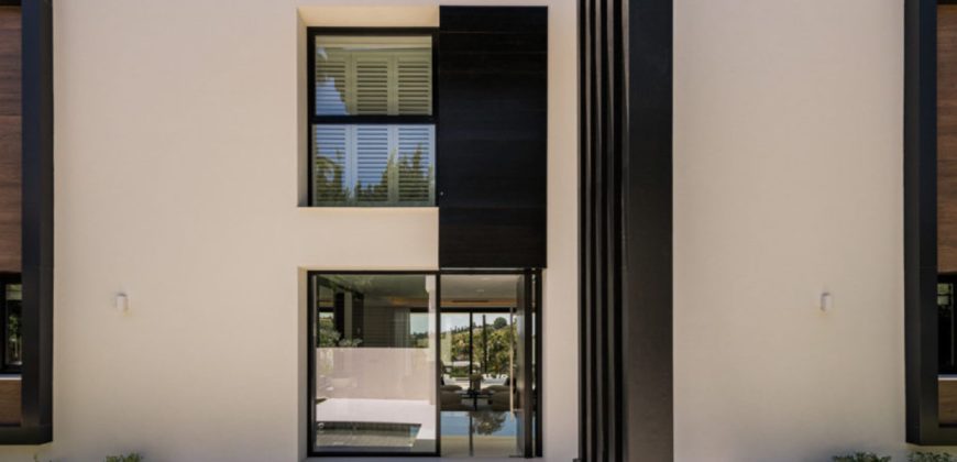 VILLA IN NUEVA ANDALUCIA