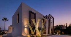 VILLA IN NUEVA ANDALUCIA