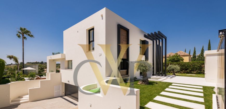 VILLA IN NUEVA ANDALUCIA