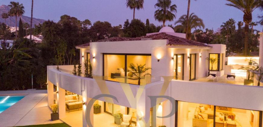 VILLA IN NUEVA ANDALUCIA