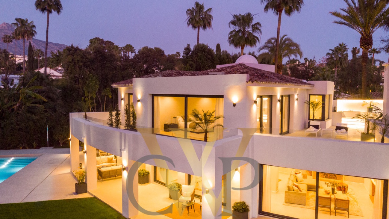 VILLA IN NUEVA ANDALUCIA