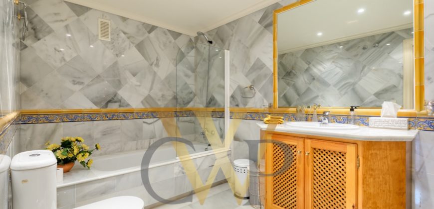 APARTMENT IN BENAHAVIS